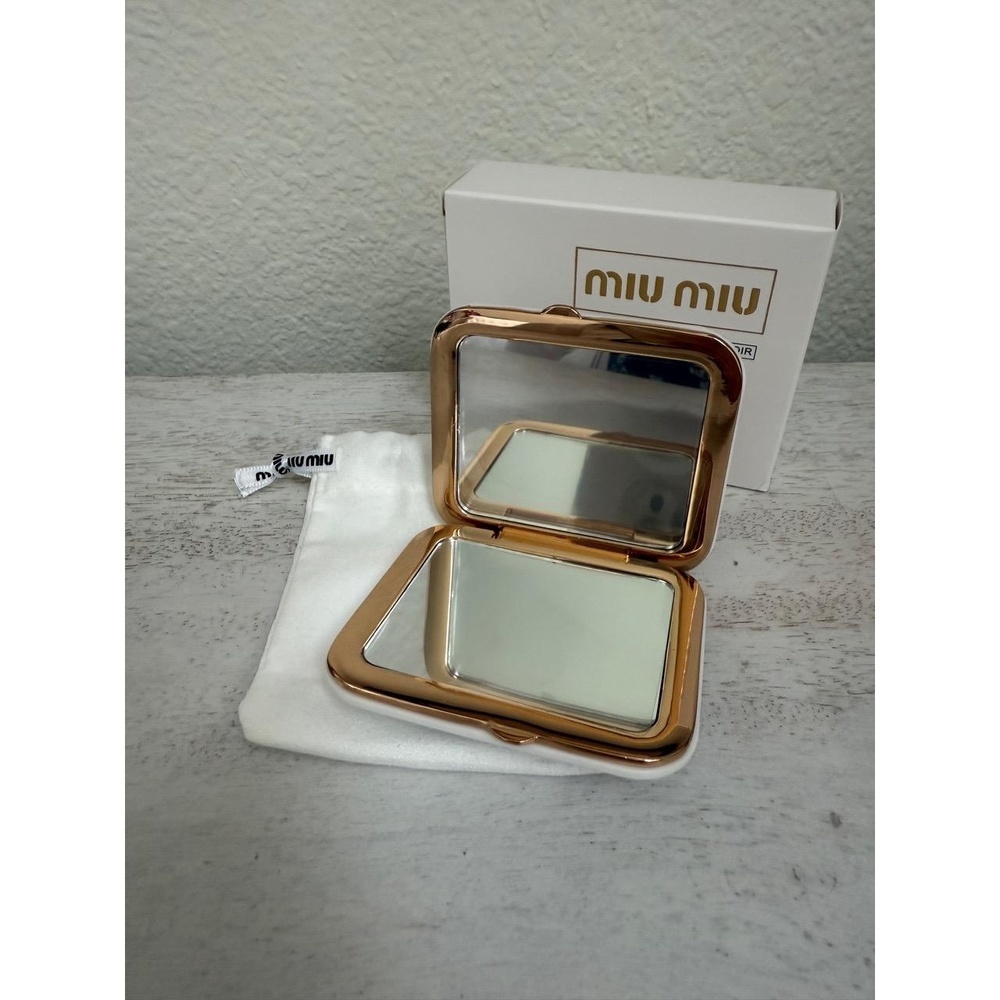 NIB Miu Miu White Quilted Compact Mirror - Picture 2 of 4